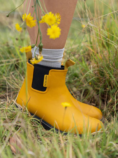 Yellow gumboots hot sale