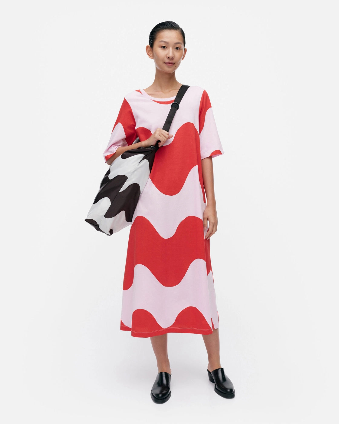 〈美品〉マリメッコ LOKKI CREPE / LAGUUNI DERSS marimekko（マリメッコ）の「LOKKI CREPE / LAGUUNI DRESS
